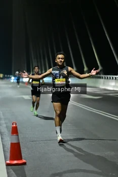 Runner Photo 2101141