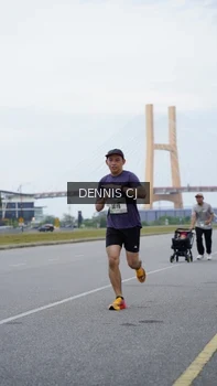 Runner Photo 2101164