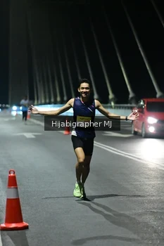 Runner Photo 2101171