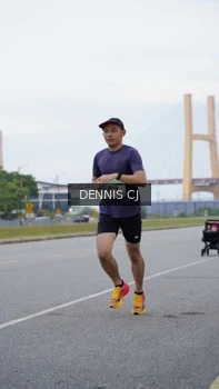 Runner Photo 2101180