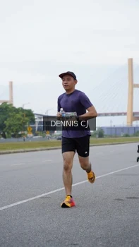 Runner Photo 2101183