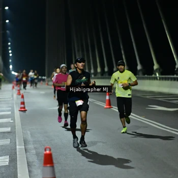 Runner Photo 2101250