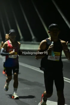 Runner Photo 2101531