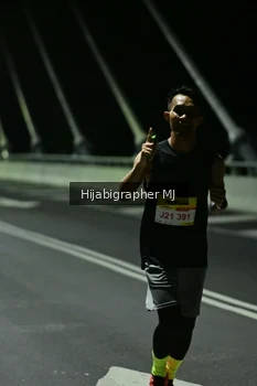 Runner Photo 2101557