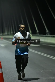Runner Photo 2101641