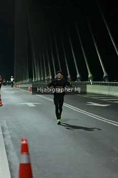Runner Photo 2101729