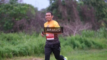 Runner Photo 2101735