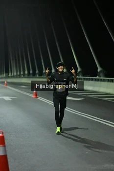 Runner Photo 2101759