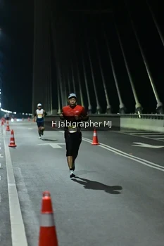 Runner Photo 2101764