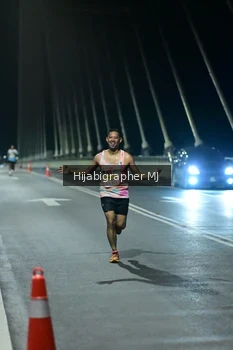 Runner Photo 2101920