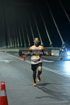 Runner Photo 2101932