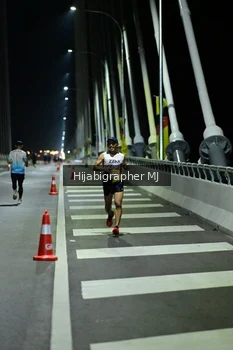 Runner Photo 2101950
