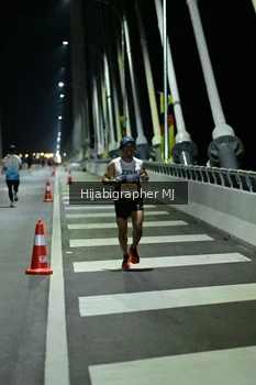 Runner Photo 2101968