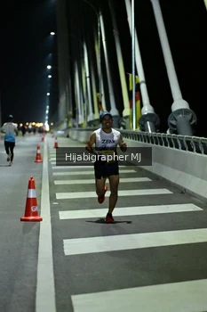 Runner Photo 2101971