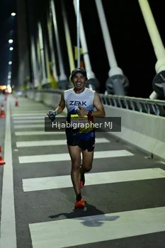 Runner Photo 2101993