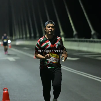 Runner Photo 2102316