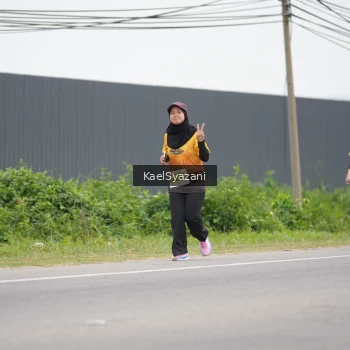 Runner Photo 2102330