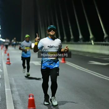Runner Photo 2102344