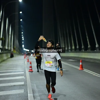 Runner Photo 2102426