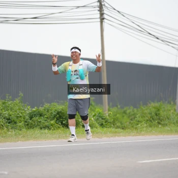 Runner Photo 2102480
