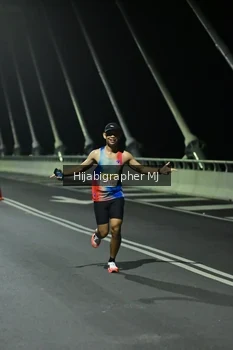 Runner Photo 2102727