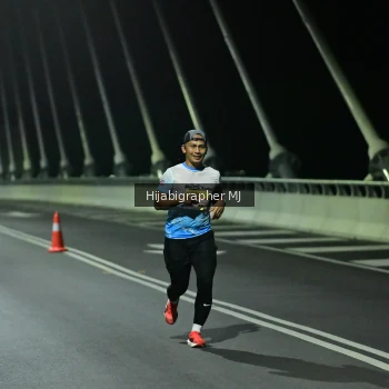 Runner Photo 2102766