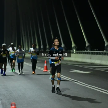 Runner Photo 2102854