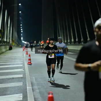 Runner Photo 2102963