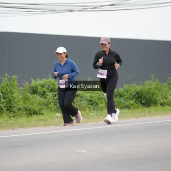 Runner Photo 2103040