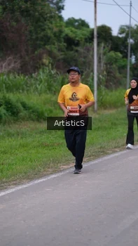 Runner Photo 2103043