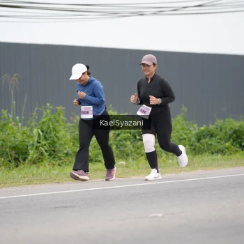Runner Photo 2103044