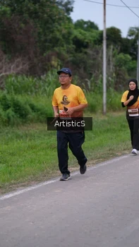 Runner Photo 2103050