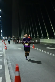 Runner Photo 2103078