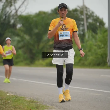 Runner Photo 2103469