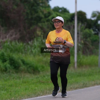 Runner Photo 2103897
