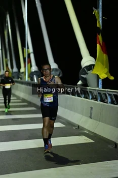 Runner Photo 2103941
