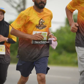 Runner Photo 2103956