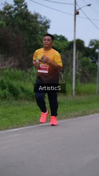 Runner Photo 2104208