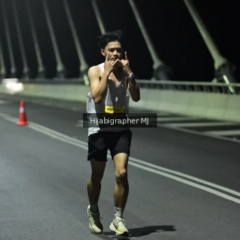 Runner Photo 2104264