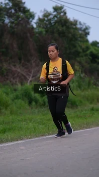 Runner Photo 2104302