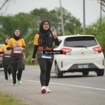 Runner Photo 2104320