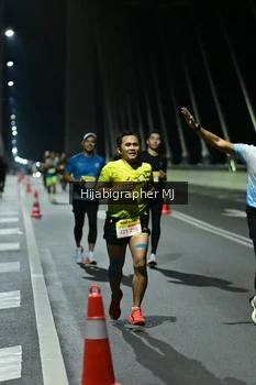 Runner Photo 2104355