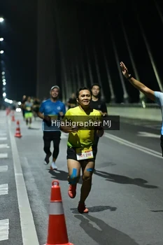 Runner Photo 2104359