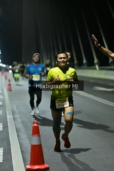 Runner Photo 2104368