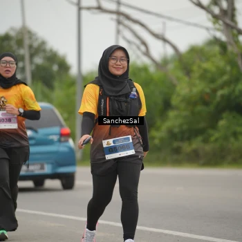 Runner Photo 2104369