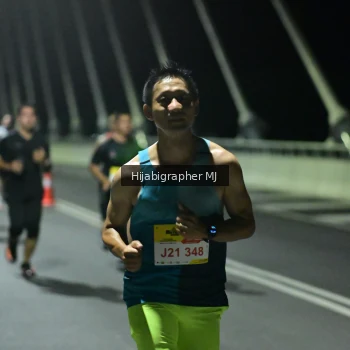 Runner Photo 2104423