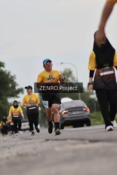 Runner Photo 2104430