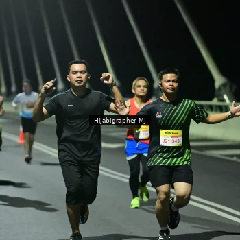 Runner Photo 2104438