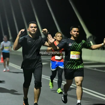 Runner Photo 2104443