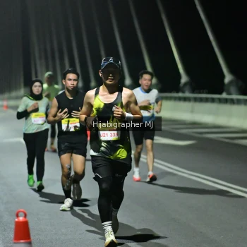 Runner Photo 2104454